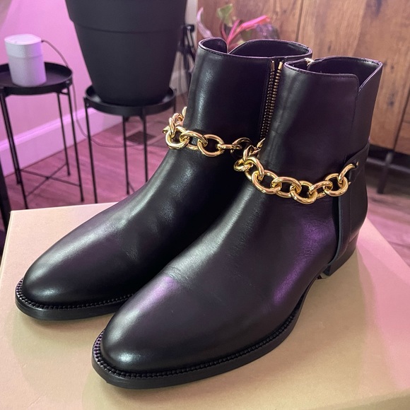 Burberry Tibbenham Ankle Boot with Gold Chain 36.5 - Picture 4 of 4